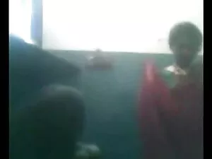 सेक्सी पोशाक में सेक ...