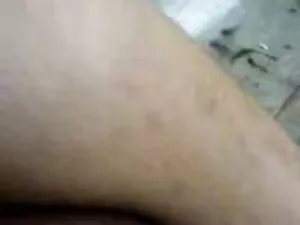 आन्या को खिलौने से ख ...