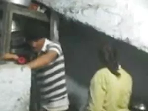 एक दूसरे की चूत चाट  ...