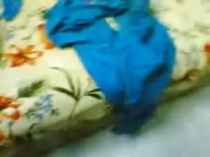 बिस्तर पर अद्भुत लैट ...