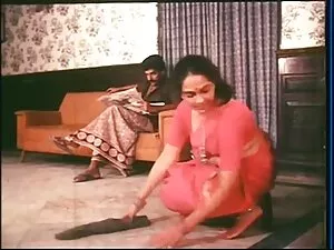 लंबे बालों वाले एशिय ...