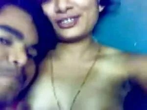 एक बिकनी में एमआईएलए ...
