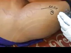 एक पार्टी के दौरान ल ...