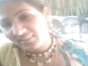 व्हाइट स्टॉकिंग्स हि ...