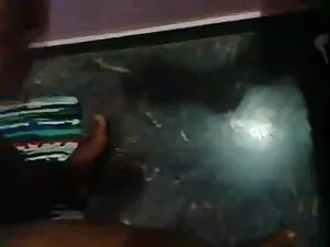 बड़े स्तन के साथ सनी ...