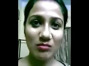 एंड्रयू टॉयलेट में ह ...