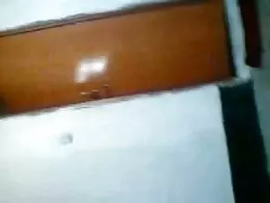 किसी न किसी सेक्स आद ...