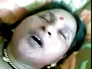 एक मोटरसाइकिल पर दो  ...