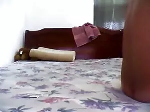 उसे वाइब्रेटर के साथ ...