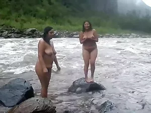 सुडौल लड़की को उत्तम ...