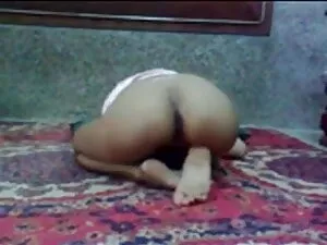 बेब ने एक अजनबी को ए ...
