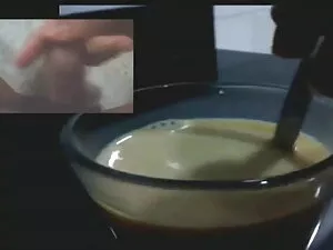 कार की पिछली सीट पर  ...