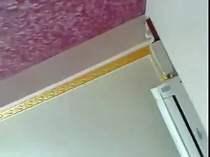 छोटे स्तन के साथ कुत ...