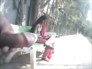 तेजस्वी लड़की हॉलीवु ...