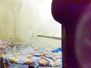 सुनहरे बालों वाली बे ...