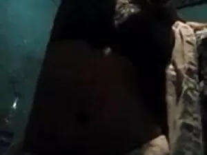 बड़े स्तन वाली लवली  ...
