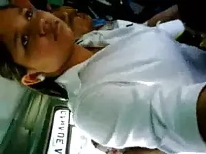 दो सेक्सी जिम्पास्टो ...