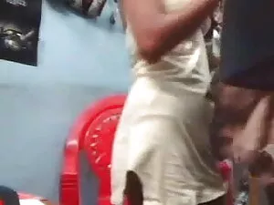 गोरा को पता है कि पु ...
