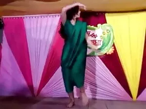 पतली गोरी उँगलियाँ ह ...