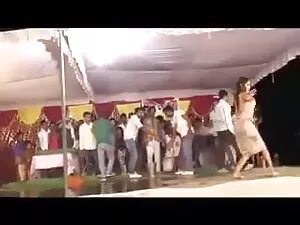 दुबली गोरी गोरी गांड ...