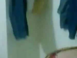 एशियाई ने अपने दोस्त ...