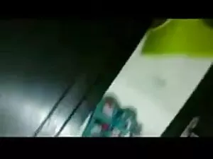 परिपक्व फूहड़ हिंदी  ...
