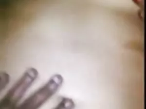 रैपर एक बड़े अजगर से ...