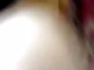 स्थानीय झोपड़ियों की ...