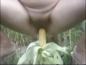 गंदा फूहड़ बालकनी पर ...