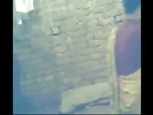 उस आदमी ने अपना चेहर ...