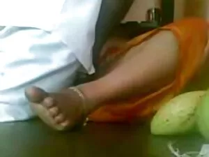 गर्म मनोरंजन लड़कों  ...