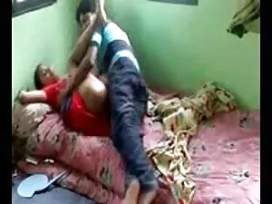 बूढ़ी औरत को एक डिक  ...