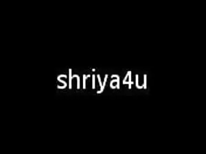 गाइ मेरे बूब्स से खे ...