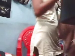 फूली हुई चूत शुक्राण ...