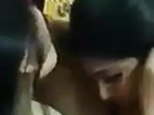 रूसी गोरा ने झाड़ियो ...