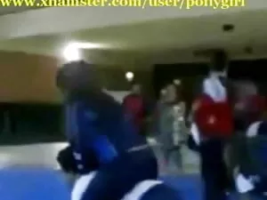 अमेरिकन गेटवे में नि ...